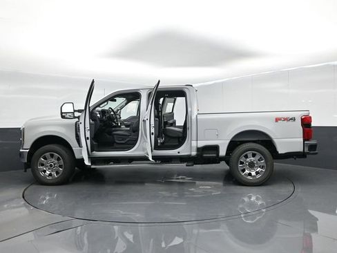 New 2026 Ford F250 Lariat w/ Chrome Package image 62