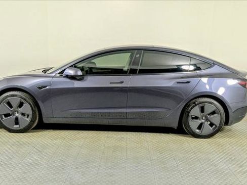 Used 2021 Tesla Model 3 Standard Range Plus image 3