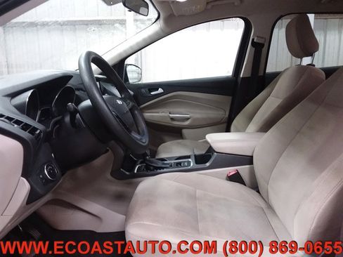 Used 2019 Ford Escape SE image 10