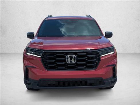 Used 2024 Honda Pilot Sport image 2