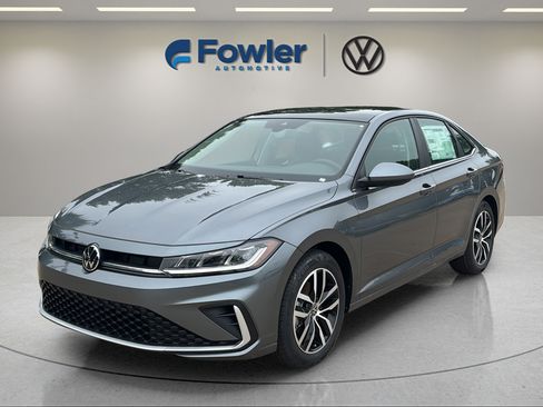 New 2026 Volkswagen Jetta SE FWD image 3
