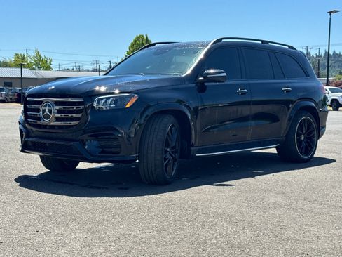Used 2025 Mercedes-Benz GLS 450 4MATIC image 7