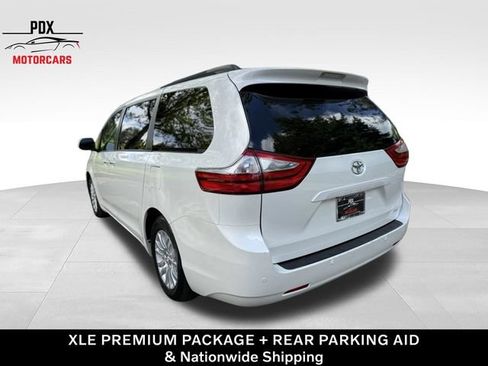 Used 2017 Toyota Sienna XLE Premium FWD image 3