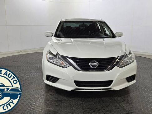 Used 2018 Nissan Altima 2.5 S w/ S Convenience Package image 2