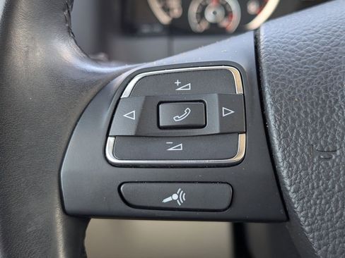 Used 2017 Volkswagen Tiguan SEL image 22