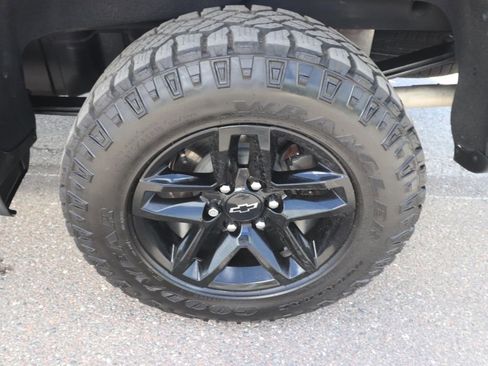 Used 2021 Chevrolet Silverado 1500 Custom Trail Boss image 15