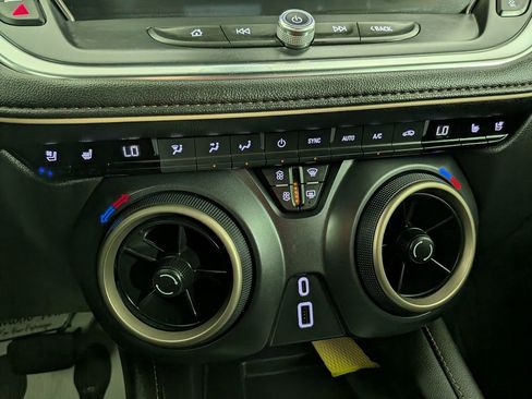 Certified 2025 Chevrolet Blazer Premier w/ Driver Confidence II Package image 29