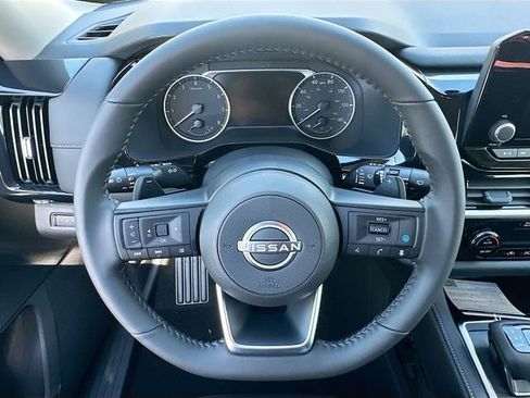 New 2025 Nissan Pathfinder SV image 11