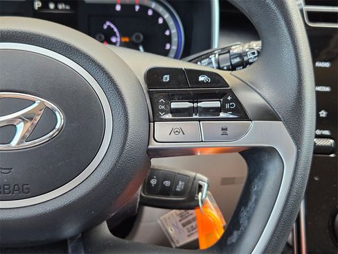 Used 2023 Hyundai Tucson SE image 20