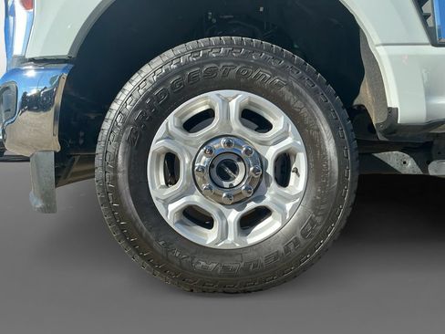 Used 2025 Ford F250 XLT w/ FX4 Off-Road Package AWD/4WD image 14