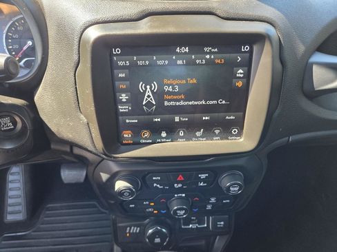Used 2021 Jeep Renegade Latitude w/ Sun & Sound Group AWD/4WD image 15
