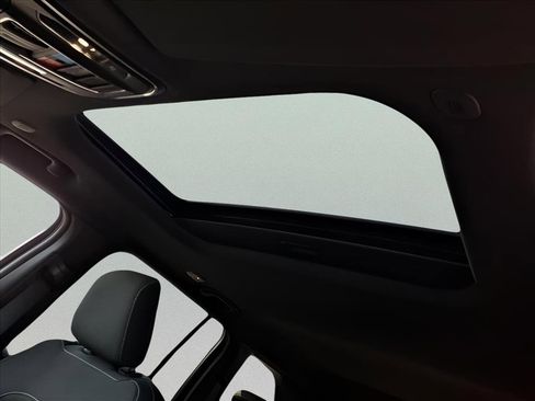 New 2025 Jeep Grand Cherokee Laredo X image 8