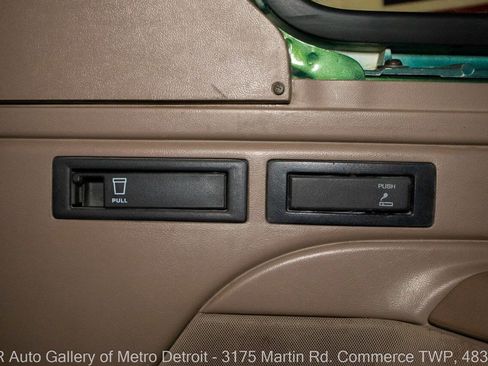 Used 1996 Ford Bronco XLT image 38