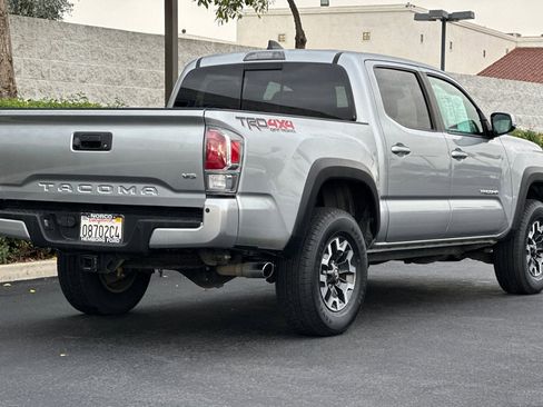 Used 2022 Toyota Tacoma TRD Off-Road image 4
