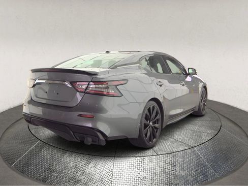 Used 2020 Nissan Maxima SR w/ Sport Mat Group FWD image 2