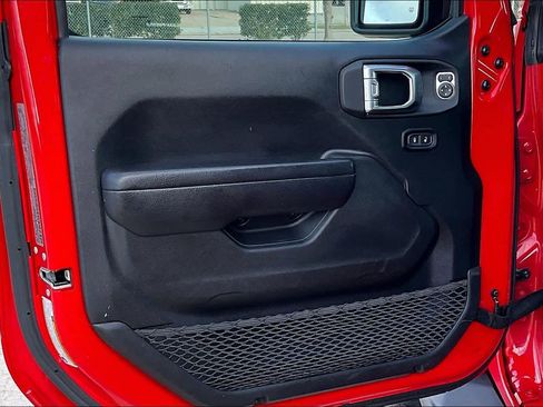 Used 2023 Jeep Wrangler Sport S image 18