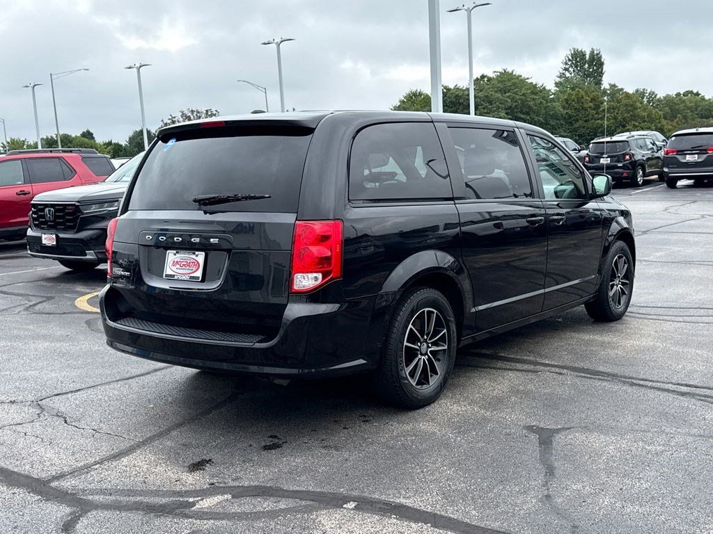 Used 2018 Dodge Grand Caravan SE FWD image 11