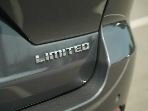 Used 2022 Jeep Grand Cherokee Limited AWD/4WD image 47