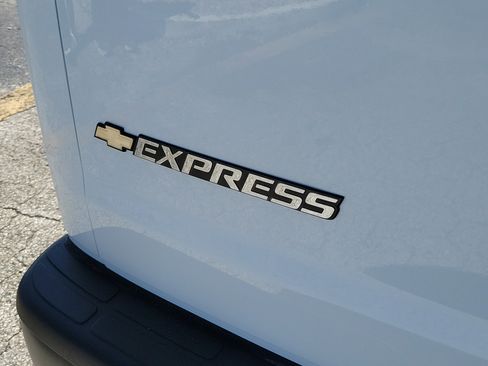 Used 2023 Chevrolet Express 3500 LS RWD image 9