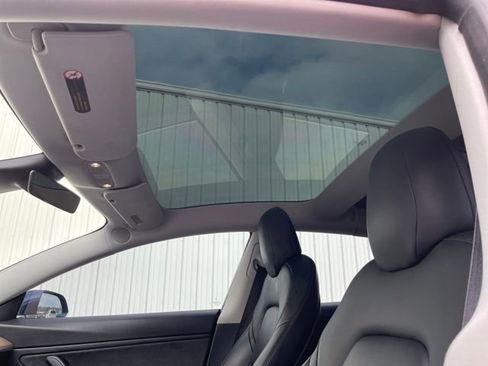 Used 2018 Tesla Model 3 Mid Range image 24