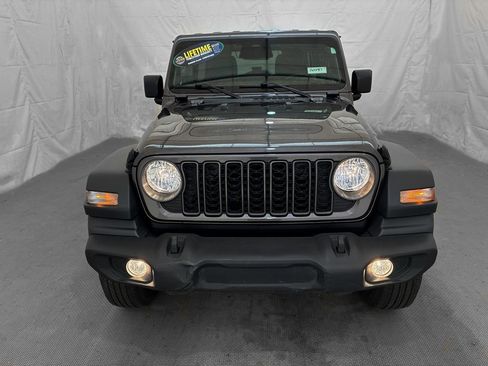 Used 2025 Jeep Wrangler Unlimited Sport AWD/4WD image 2