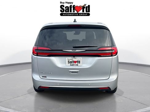 New 2026 Chrysler Pacifica Select FWD image 5