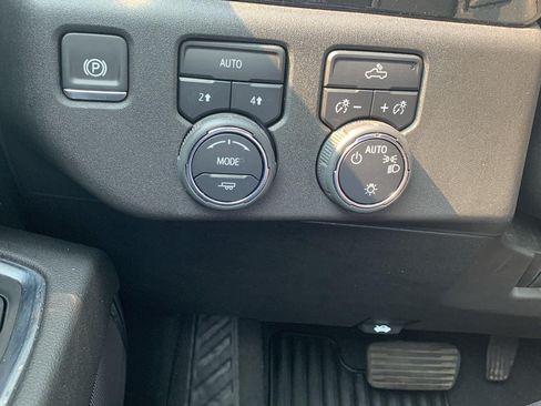 Used 2024 Chevrolet Silverado 1500 LT AWD/4WD image 10