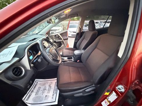 Used 2016 Toyota RAV4 LE FWD image 8