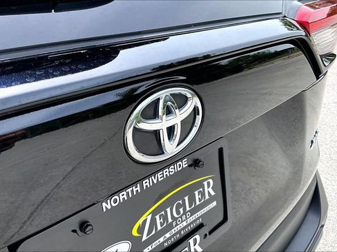Used 2023 Toyota RAV4 XLE Premium FWD image 31