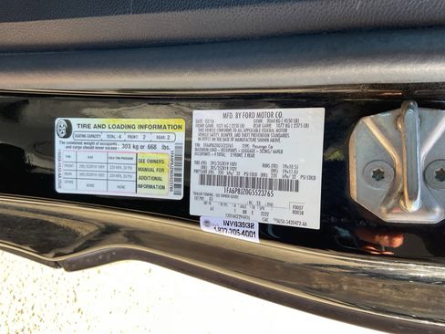 Used 2016 Ford Mustang Shelby GT350 w/ Track Package image 27