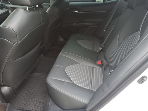 Used 2024 Toyota Camry SE w/ Cold Weather Package FWD image 11