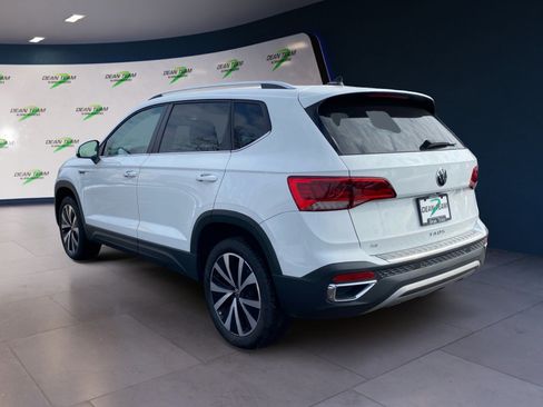 Used 2022 Volkswagen Taos SE FWD image 5