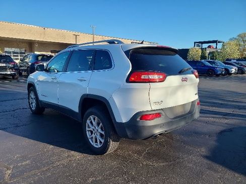 Used 2014 Jeep Cherokee Latitude w/ Cold Weather Group AWD/4WD image 3