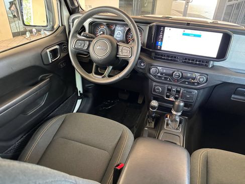 Used 2025 Jeep Wrangler Unlimited Sport AWD/4WD image 33