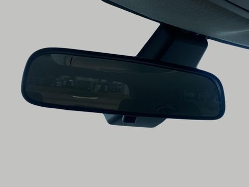 Used 2025 Kia Soul LX w/ LX Technology Package FWD image 21