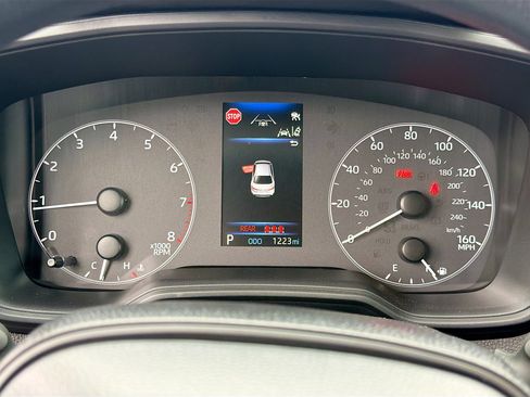 Used 2025 Toyota Corolla LE w/ Convenience Package image 37