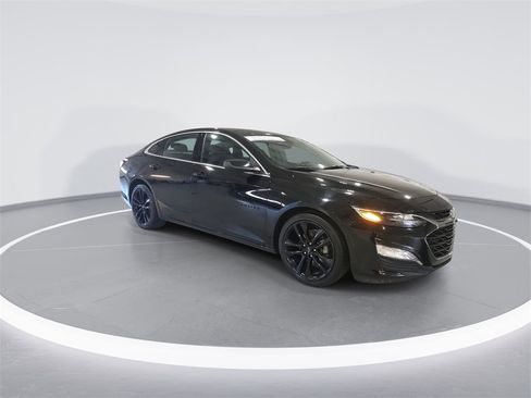 Used 2023 Chevrolet Malibu LT image 2