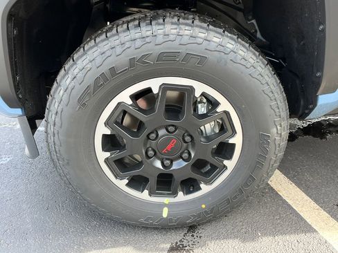 New 2026 Toyota Tacoma TRD Off-Road w/ TRD Off Road Upgrade Package AWD/4WD image 25