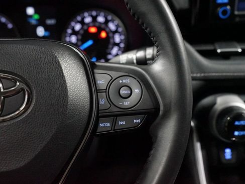 Certified 2022 Toyota RAV4 XLE Premium AWD/4WD image 13