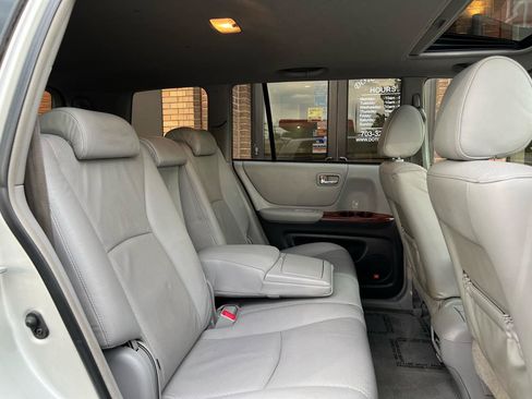 Used 2004 Toyota Highlander 4WD V6 image 24