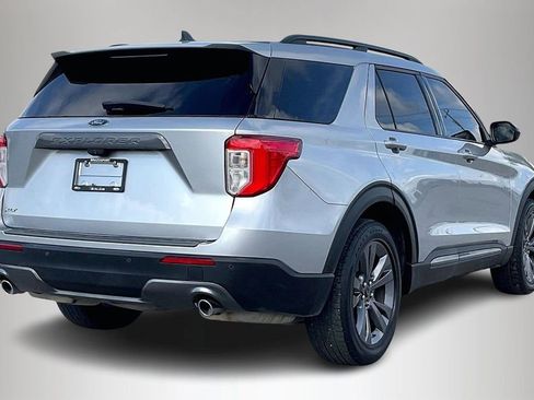 Used 2022 Ford Explorer XLT w/ Equipment Group 202A RWD image 5