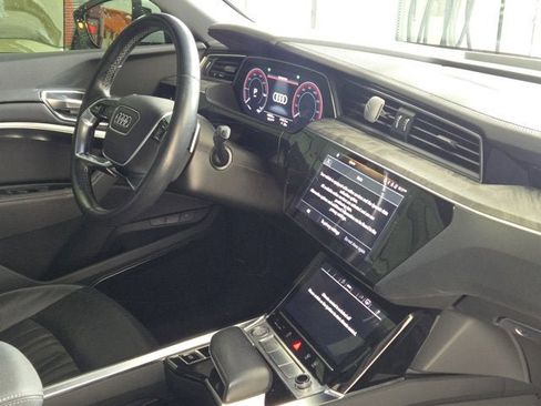 Used 2022 Audi e-tron Premium Plus w/ Premium Plus Package image 6