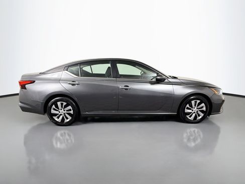 Used 2023 Nissan Altima 2.5 S FWD image 11