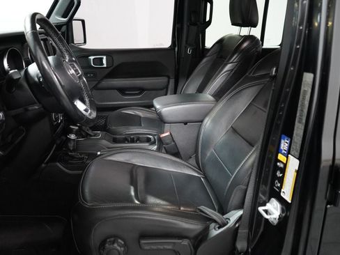 Used 2020 Jeep Wrangler Unlimited Sahara w/ Uconnect 4C Nav & Sound Group AWD/4WD image 19