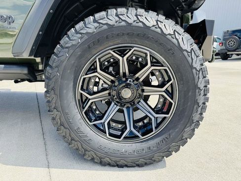 New 2024 Jeep Wrangler Unlimited Sport image 36