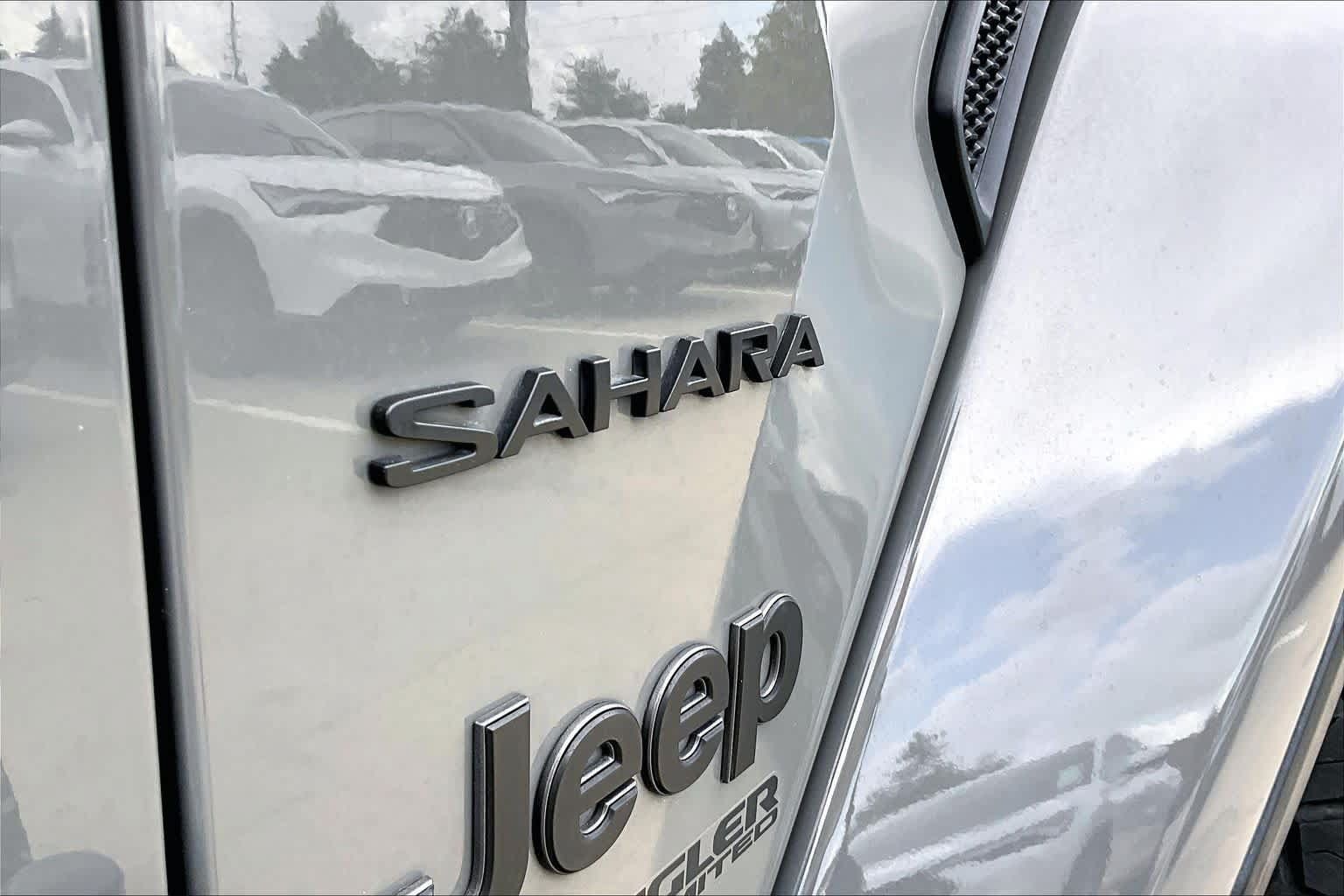 Used 2020 Jeep Wrangler Unlimited Sahara AWD/4WD image 10