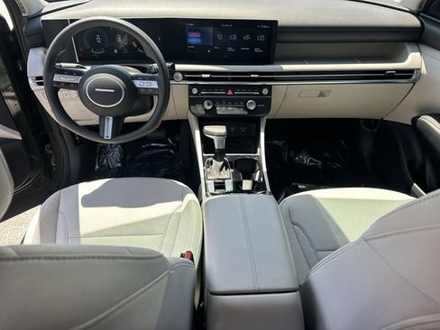 Certified 2025 Hyundai Tucson SE image 14