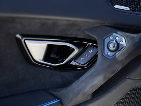 Used 2023 Lamborghini Huracan Tecnica image 29