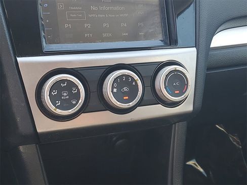 Used 2015 Subaru Crosstrek 2.0i image 22