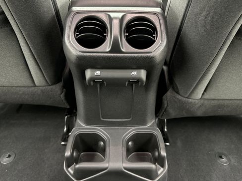 Used 2024 Jeep Wrangler Unlimited Sport AWD/4WD image 19
